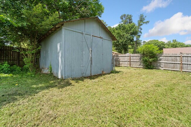 Building Photo - 58 6th Ave