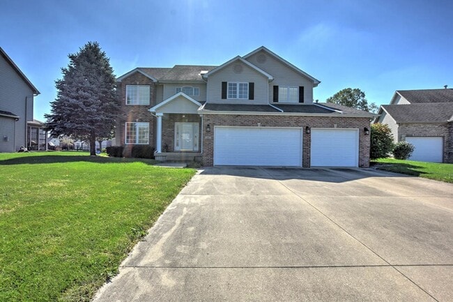 Building Photo - Forsyth Home!  4 Beds 3.5 Baths with Finis...