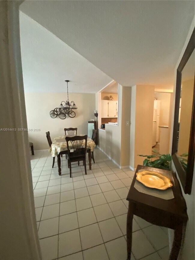 Building Photo - 1817 S Ocean Dr