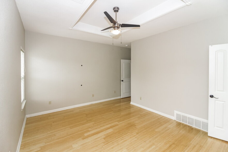 Building Photo - 450 Green Willow Cove