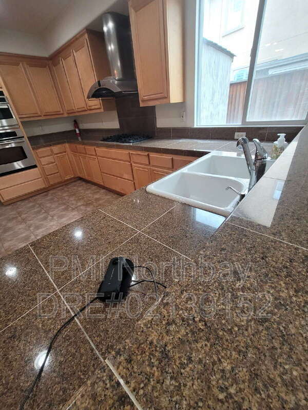 Building Photo - 4051 Sierra Ct