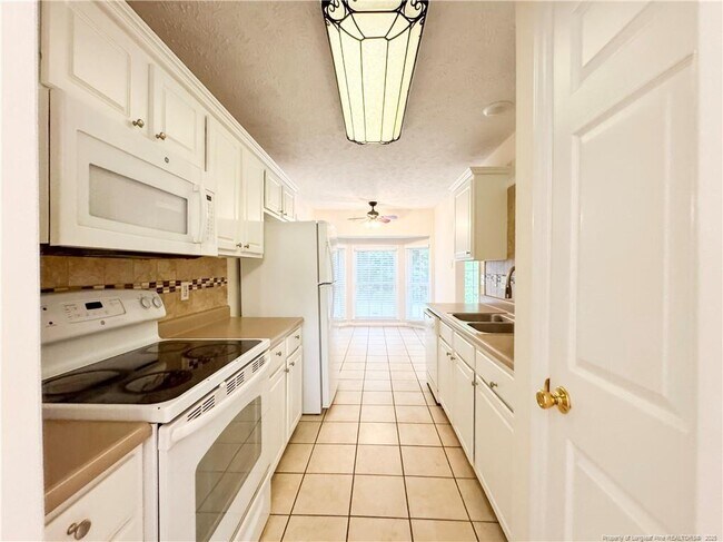 Building Photo - 5641 Middlefield Pl