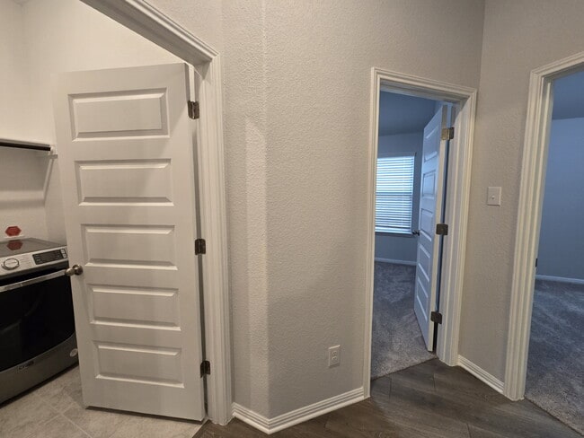 Building Photo - Gorgeous First Time Rental, 4 bed, 3 full bath in highly desirable Hills of Bear Creek