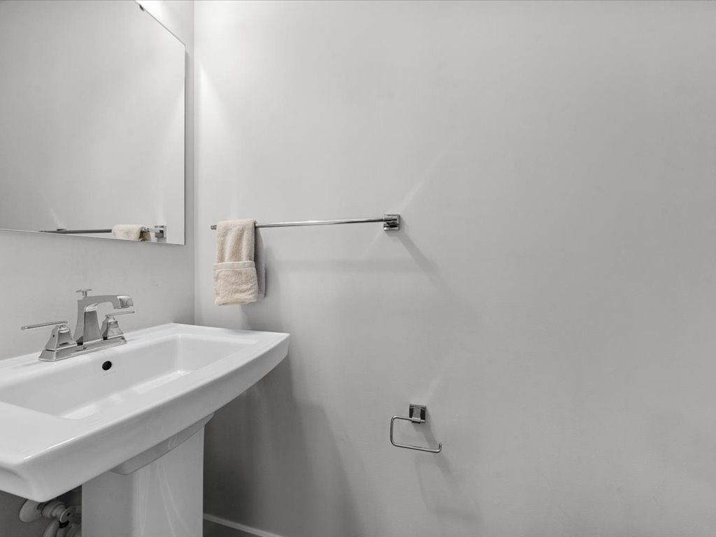 Building Photo - 14018 Millpointe Rd