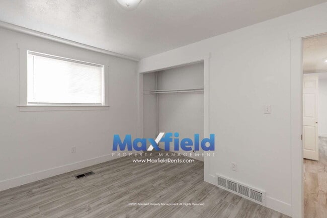 Building Photo - Brookside Lofts 2 BD 1 BA - Unit 17