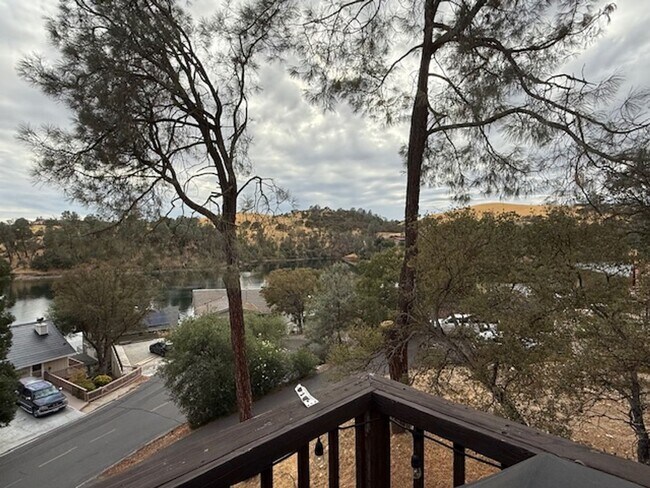 Building Photo - Cozy 3BD/2BA Single-Family in Copperopolis with Lake Views!