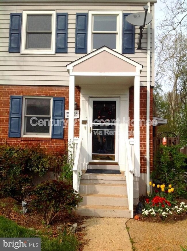 Primary Photo - 2032 Arlington Terrace
