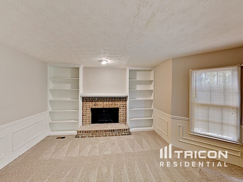 Building Photo - 1720 Ridgefield Dr