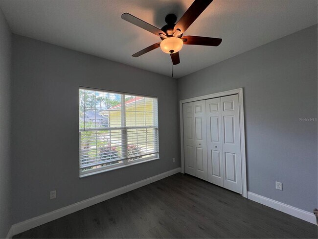 Building Photo - 13 Winchester Pl