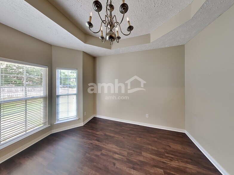 Building Photo - 1308 Oakhall Ln