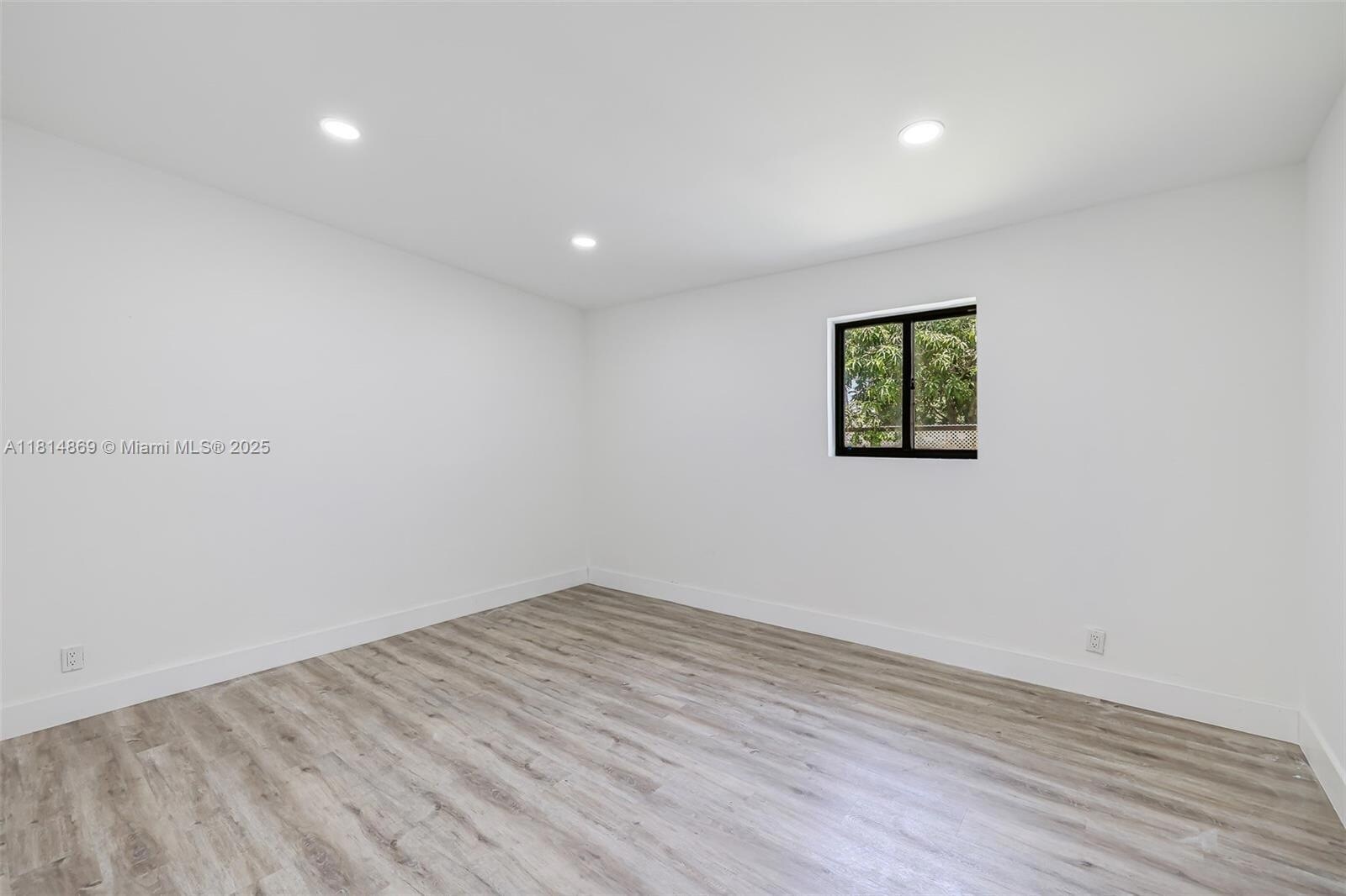 Building Photo - 3105 SW 16th St