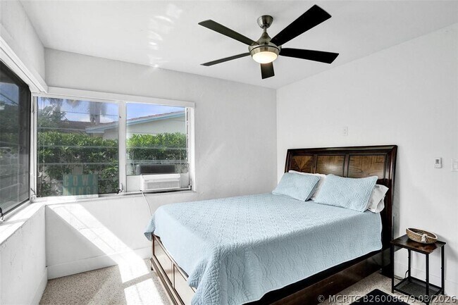 Building Photo - 4313 Sea Grape Dr