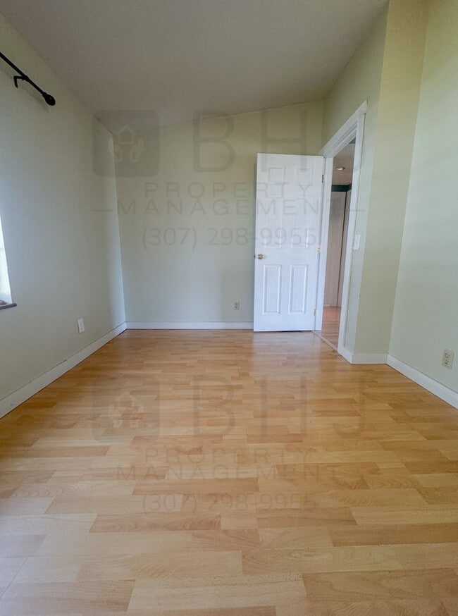 Building Photo - 4 BEDROOM / 2 BATH HOME IN SCSD1!