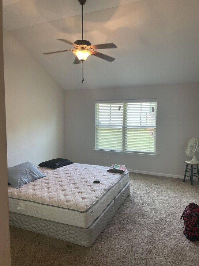 Building Photo - 903 Inman Dr