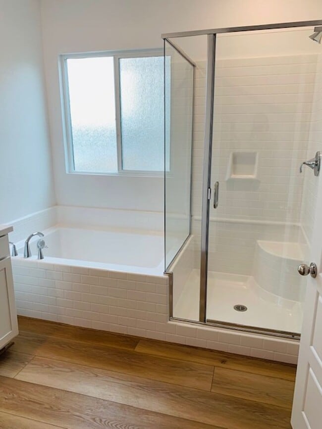 Building Photo - 3 Bedroom Home in Henderson