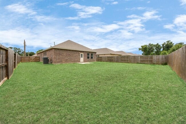 Building Photo - 314 Carlos Leal Dr