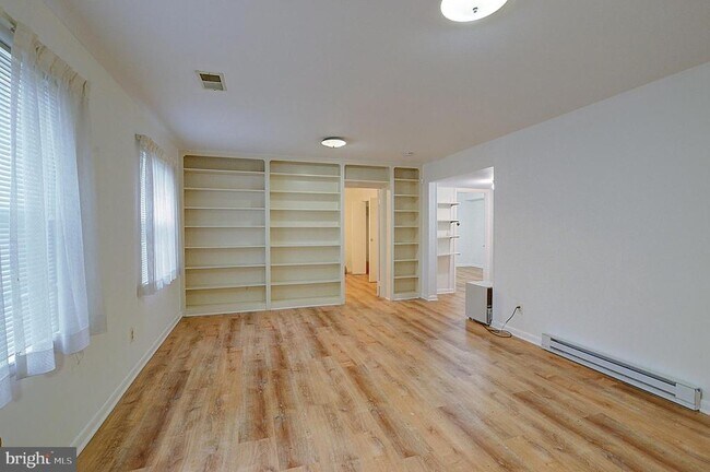 Building Photo - 3605 Dundee Driveway