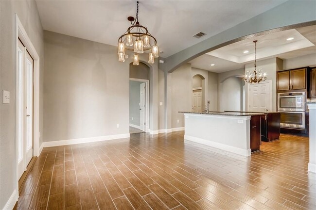 Building Photo - 6108 Sabino Dr