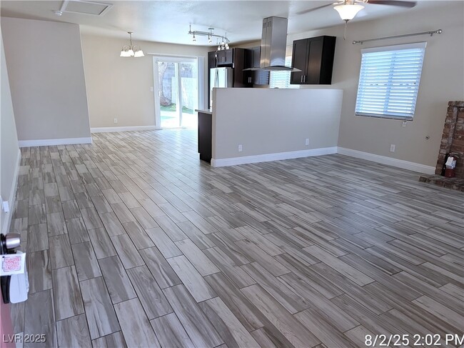 Building Photo - 604 Dolores Dr