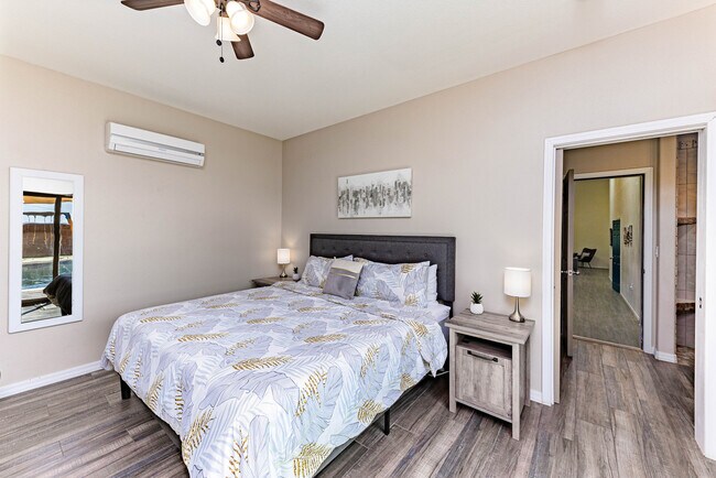 Building Photo - 820 Avalon Ave