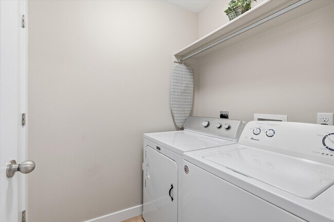 Building Photo - 1250 W 2420 S