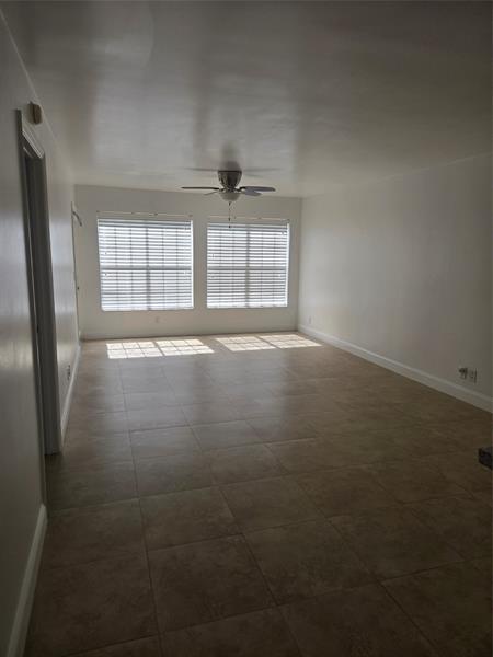 Building Photo - 6323 La Costa Dr