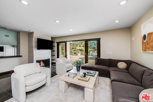 Building Photo - 11470 Dona Evita Dr