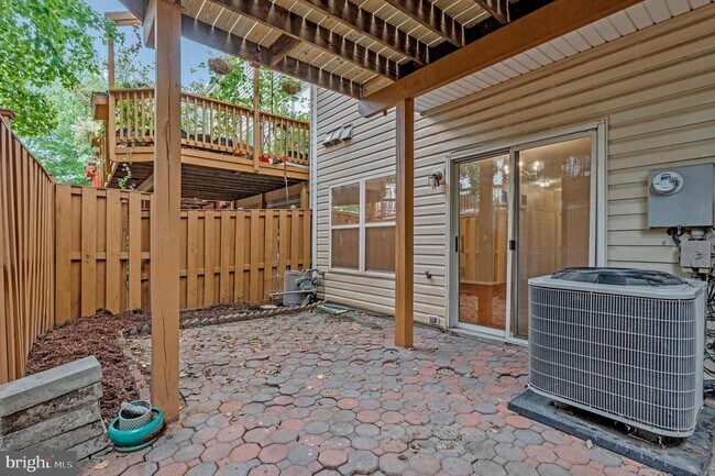 Building Photo - 2504 Woodrow Wilson Dr
