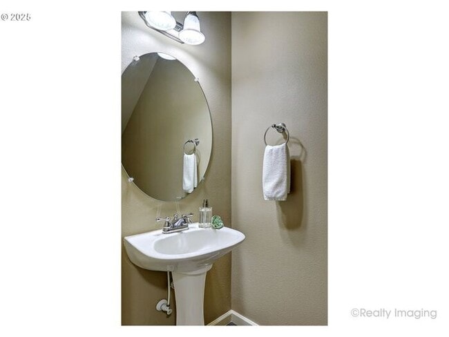 Building Photo - Evergreen Park Townhouse