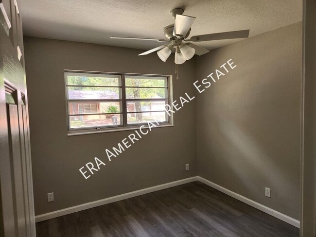 Building Photo - 503 W Griffith Ave