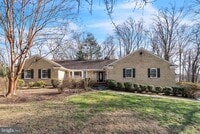 Building Photo - 8616 Chateau Dr