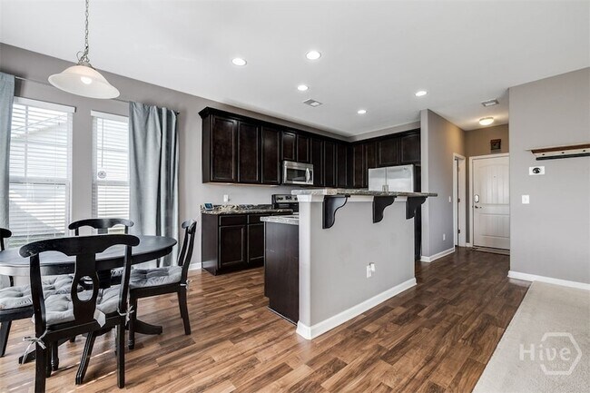 Building Photo - 285 Willow Point Cir