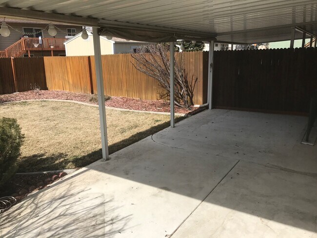 Building Photo - Beautiful Riverdale twin home available for rent