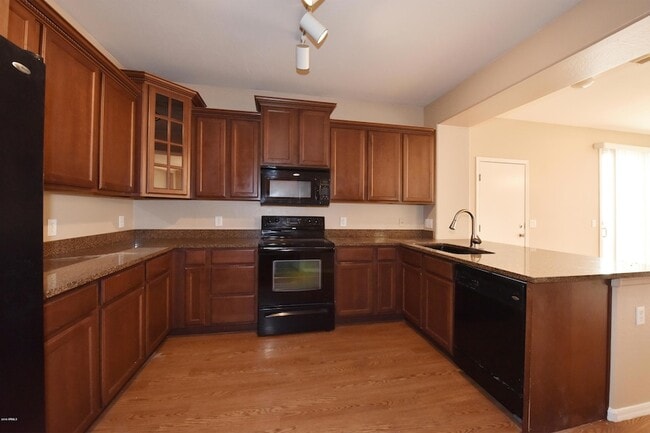 Building Photo - 4757 E Woodside Way