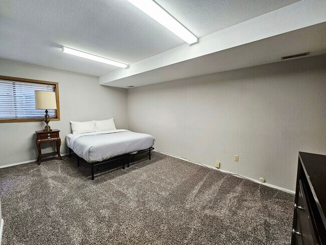 Building Photo - 7486 Liberty Bell Dr