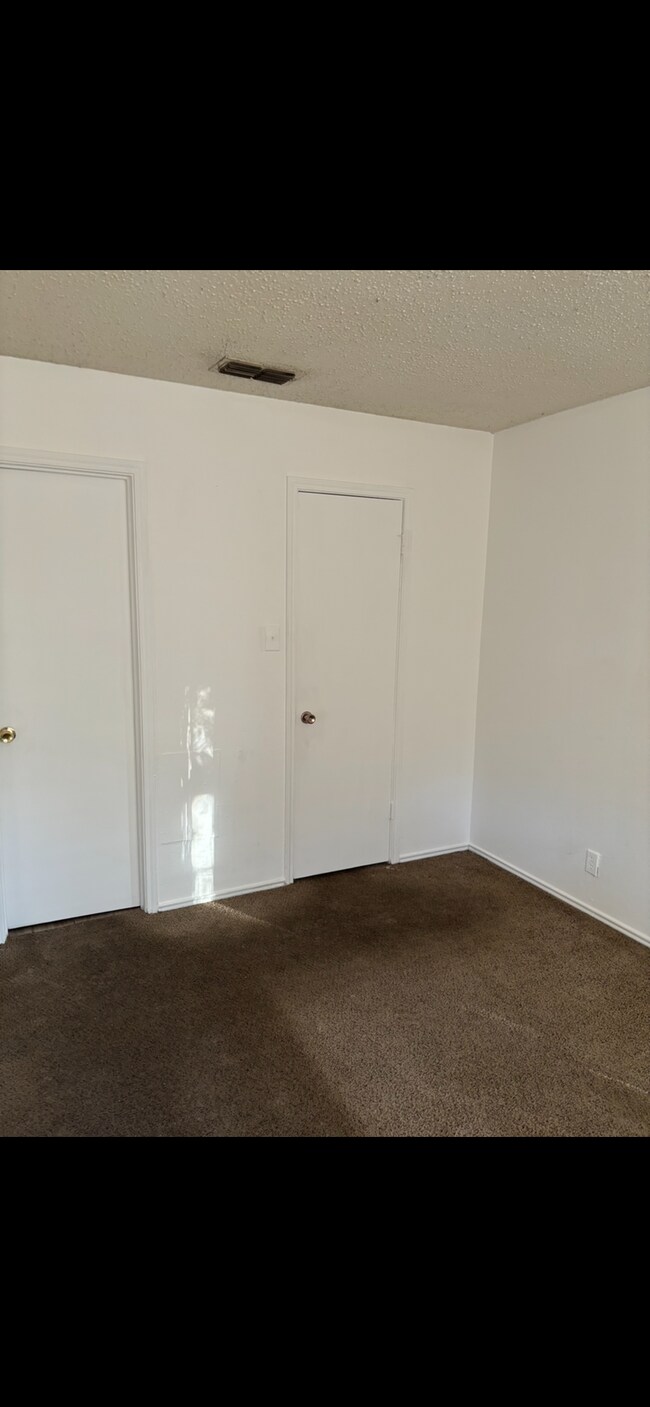 Building Photo - 5711 Lochmoor