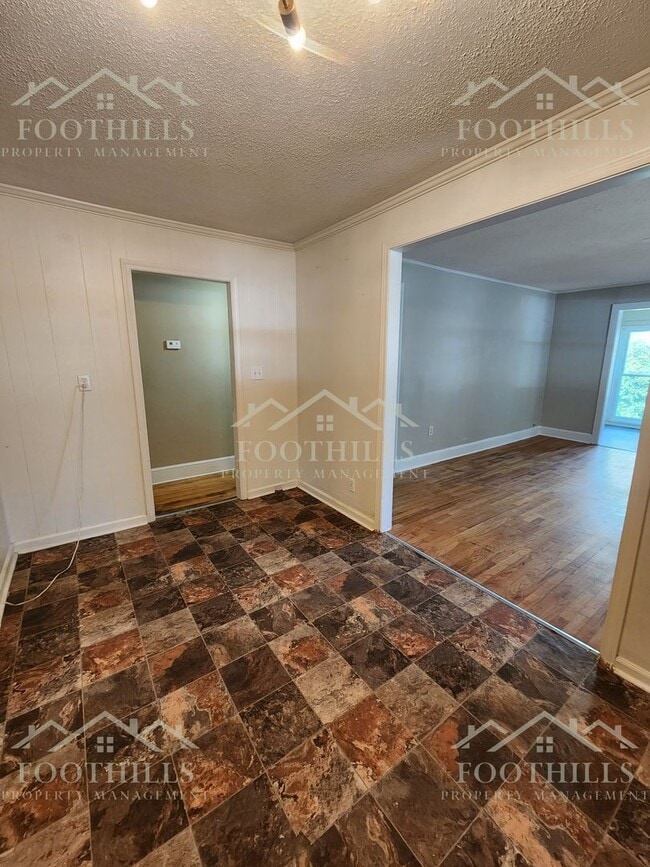 Building Photo - 1917 Inman Dr