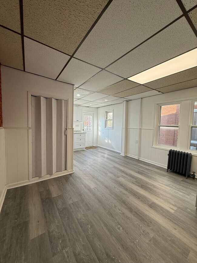 Building Photo - 929 Adeline St