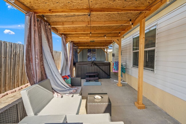 Building Photo - 7021 Sonata Dr
