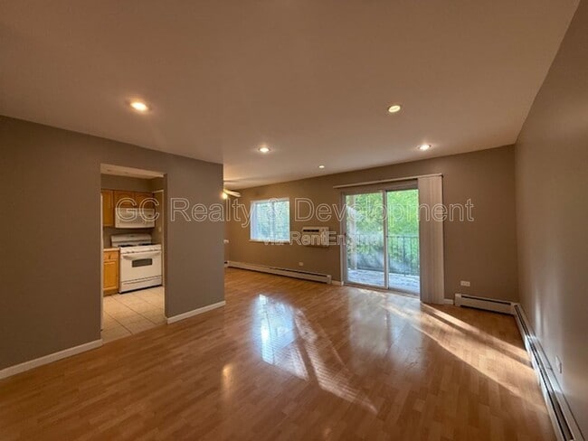 Building Photo - 834 College Blvd