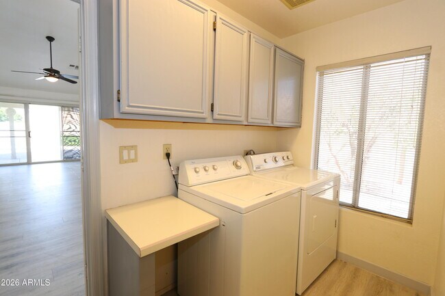 Building Photo - 4308 E Princeton Ave