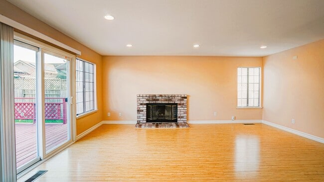 Building Photo - 7202 Ruby Ct