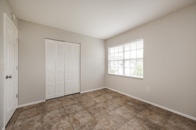 Building Photo - 2386 Vestridge St