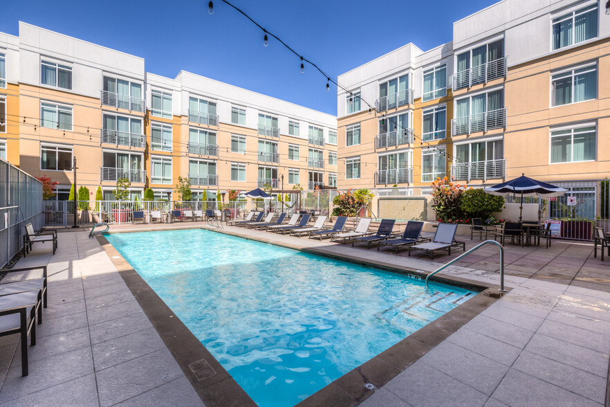 Building Photo - The Mercer Apartment Homes