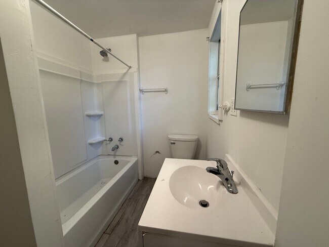 Building Photo - 401 N Wild Olive Ave