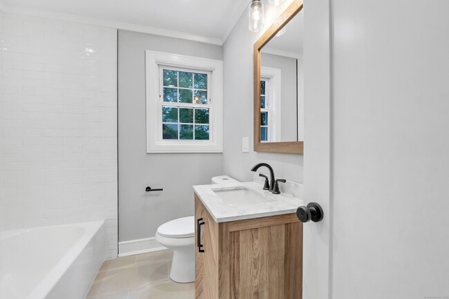 Building Photo - 116 Morse St