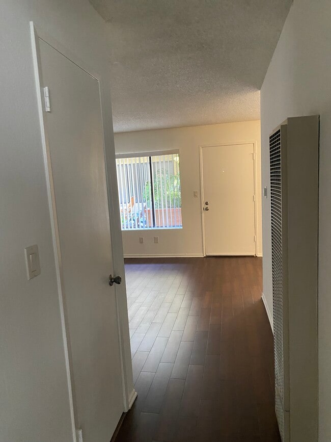 Building Photo - 3414 Jasmine Ave