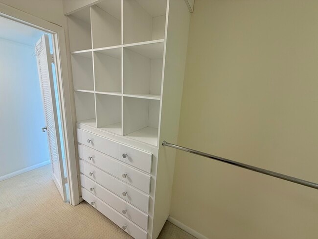 Building Photo - 2000 Presidential Way