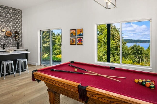 Building Photo - Beautiful Home in Mukilteo with Panoramic ...
