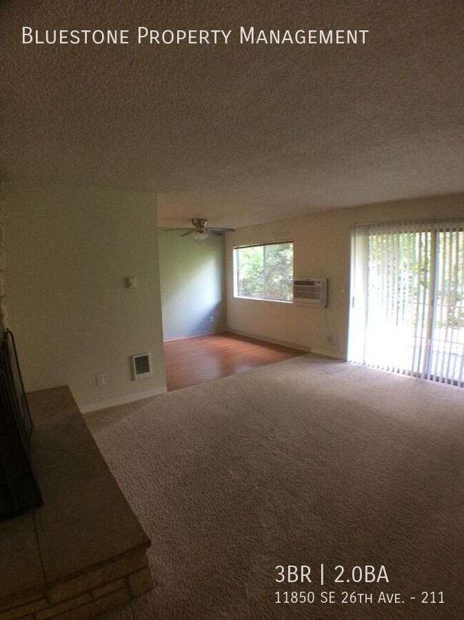 Building Photo - 2nd Floor 3 bedroom/2 bath.  Available app...